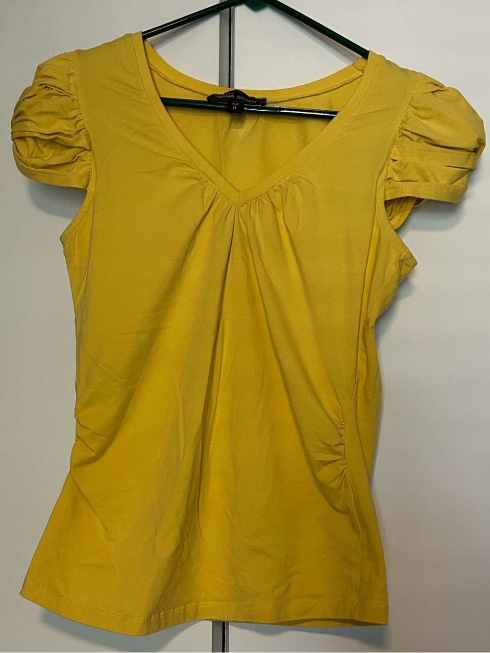 Anna Scott Yellow V-Neck Ruched Sleeve Top - M